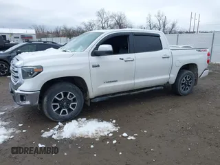 2019 Toyota Tundra SR5 z VIN 5TFHY5F17KX797348, wystawiony jako IAAI lot #41905558 z przebiegiem Nie podano mil oraz . Historia ofert i sprzedaży dostępna na DreamBid. Obrazek 2.