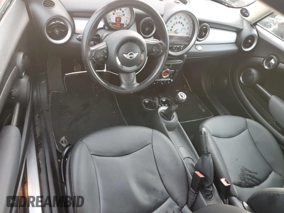2011 MINI Clubman z VIN WMWZF3C57BTX82097, wystawiony jako Copart lot #45949695 z przebiegiem 75 652 mil mil oraz Czysty tytuł • Clean title. Historia ofert i sprzedaży dostępna na DreamBid. Obrazek 8.