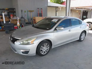 2014 Nissan Altima 2.5 S with VIN 1N4AL3AP8EC117281, listed as a IAAI auction lot 41994220 with 214,605 mi miles. Bid and sale history available at carsss.com. Image 2.
