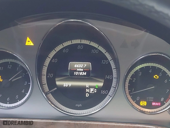 2013 Mercedes-Benz E-Class E 350 Luxury with VIN WDDHF8JB5DA678944, listed as a IAAI auction lot 41208242 with 101,834 mi miles. Bid and sale history available at carsss.com. Image 15.
