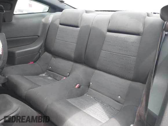 2005 Ford Mustang Deluxe z VIN 1ZVFT80N855245440, wystawiony jako IAAI lot #42428523 z przebiegiem 200 198 mil mil oraz . Historia ofert i sprzedaży dostępna na DreamBid. Obrazek 8.