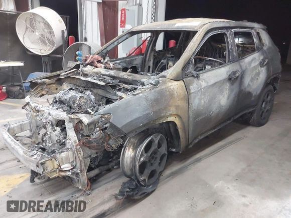 2022 Jeep Compass Trailhawk with VIN 3C4NJDDB2NT233782, listed as a IAAI auction lot 42137677 with Not provided miles and . Bid and sale history available at DreamBid. Image 2.