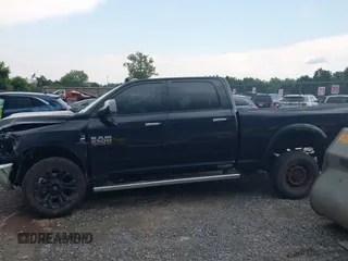 2013 Ram 2500 Laramie z VIN 3C6UR5FL0DG516938, wystawiony jako IAAI lot #39916278 z przebiegiem 198 845 mil mil oraz . Historia ofert i sprzedaży dostępna na DreamBid. Obrazek 15.