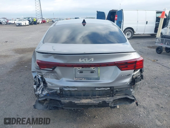 2023 Kia Forte GT-Line z VIN 3KPF54ADXPE665459, wystawiony jako IAAI lot #42102849 z przebiegiem 31 554 mil mil oraz . Historia ofert i sprzedaży dostępna na DreamBid. Obrazek 17.