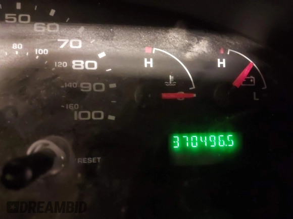 2006 Ford Econoline Cargo with VIN 1FTNE24W56DA13331, listed as a IAAI auction lot 41822424 with 370,496 mi miles and . Bid and sale history available at DreamBid. Image 7.
