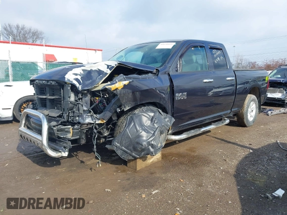 2018 Ram 1500 Tradesman z VIN 1C6RR6FG3JS325243, wystawiony jako IAAI lot #41630019 z przebiegiem 54 019 mil mil oraz . Historia ofert i sprzedaży dostępna na DreamBid. Obrazek 2.