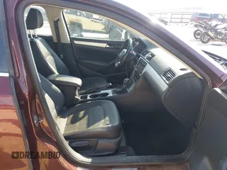 2013 Volkswagen Passat SE с VIN 1VWBN7A31DC127398, выставлен на аукционе IAAI как лот 42035829 с пробегом 103 974 миль миль и . История ставок и продаж доступна на DreamBid. Изображение 5.
