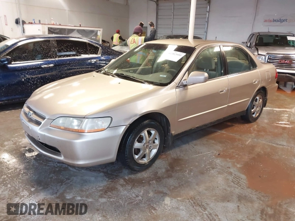 2000 Honda Accord SE с VIN 1HGCG5673YA051154, выставлен на аукционе IAAI как лот 41382000 с пробегом 272 554 миль миль и . История ставок и продаж доступна на DreamBid. Изображение 2.