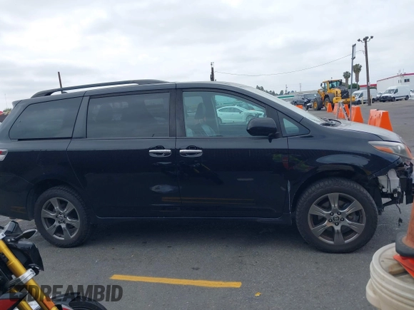 2018 Toyota Sienna SE with VIN 5TDXZ3DC0JS939237, listed as a IAAI auction lot 42249086 with 79,210 mi miles and . Bid and sale history available at DreamBid. Image 13.
