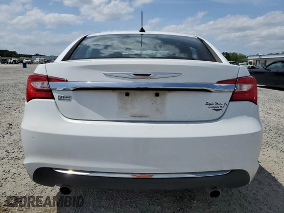 2014 Chrysler 200 Touring z VIN 1C3CCBBG6EN119714, wystawiony jako Copart lot #54020705 z przebiegiem 202 443 mil mil oraz Szkoda całkowita • Salvage title. Historia ofert i sprzedaży dostępna na DreamBid. Obrazek 6.