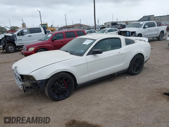 2012 Ford Mustang Premium z VIN 1ZVBP8AM6C5211096, wystawiony jako IAAI lot #41871346 z przebiegiem 236 649 mil mil oraz . Historia ofert i sprzedaży dostępna na DreamBid. Obrazek 18.