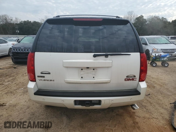 2010 GMC Yukon SLT with VIN 1GKMCCE36AR173617, listed as a Copart auction lot 89143085 with 227,947 mi miles and Salvage Title. Bid and sale history available at carsss.com. Image 6.