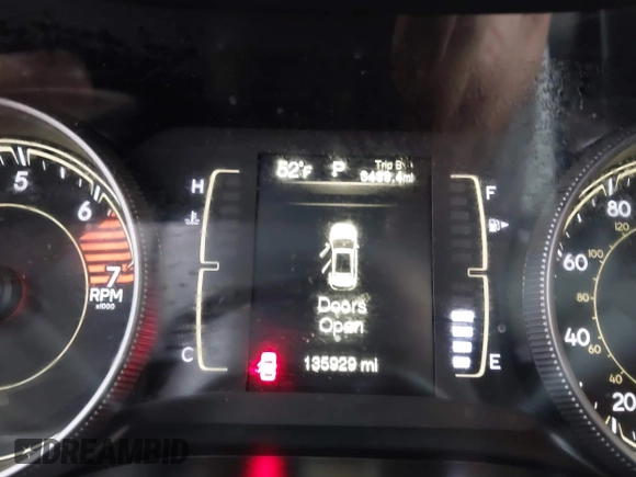 2018 Jeep Cherokee Latitude with VIN 1C4PJLCB1JD588916, listed as a IAAI auction lot 41019397 with 135,929 mi miles. Bid and sale history available at carsss.com. Image 15.