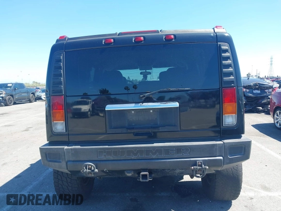 2003 Hummer H2 z VIN 5GRGN23U63H117676, wystawiony jako IAAI lot #41816411 z przebiegiem Nie podano mil oraz . Historia ofert i sprzedaży dostępna na DreamBid. Obrazek 16.