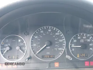 2005 Mercedes-Benz M 500 with VIN 4JGAB75EX5A536561, listed as a IAAI auction lot 40088398 with 206,184 mi miles and . Bid and sale history available at DreamBid. Image 7.