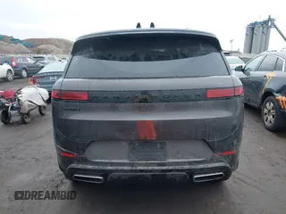 2024 Land Rover Range Rover Sport Dynamic SE with VIN SAL1L9FU6RA179154, listed as a IAAI auction lot 41644331 with 16,978 mi miles and . Bid and sale history available at DreamBid. Image 16.