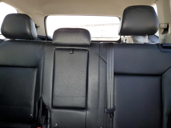 2018 Volkswagen Atlas SE z VIN 1V2PR2CA4JC517935, wystawiony jako Copart lot #49287465 z przebiegiem 88 907 mil mil oraz Szkoda całkowita • Salvage title. Historia ofert i sprzedaży dostępna na DreamBid. Obrazek 10.