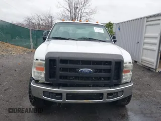 2008 Ford F-250 XL z VIN 1FTSF21RX8EE28091, wystawiony jako IAAI lot #41854496 z przebiegiem 221 483 mil mil oraz . Historia ofert i sprzedaży dostępna na DreamBid. Obrazek 13.