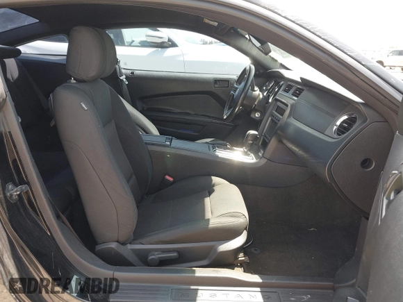 2014 Ford Mustang V6 with VIN 1ZVBP8AM9E5200757, listed as a IAAI auction lot 41976671 with 125,058 mi miles. Bid and sale history available at carsss.com. Image 5.