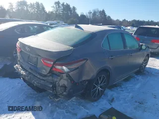 2022 Toyota Camry SE with VIN 4T1T11AK7NU690017, listed as a IAAI auction lot 41628839 with 38,678 mi miles. Bid and sale history available at carsss.com. Image 4.