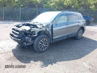 2019 Volkswagen Tiguan SE with VIN 3VV2B7AX5KM198454, listed as a IAAI auction lot 42033410 with 64,381 mi miles and . Bid and sale history available at DreamBid. Image 18.