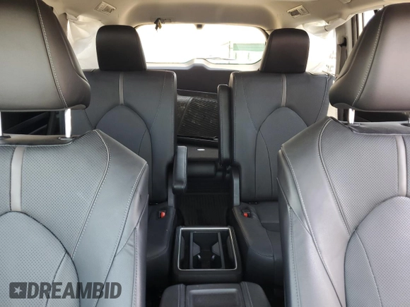 2024 Toyota Highlander XLE with VIN 5TDAAAB53RS028837, listed as a Copart auction lot 52251485 with 31,040 mi miles and Salvage title. Bid and sale history available at DreamBid. Image 10.