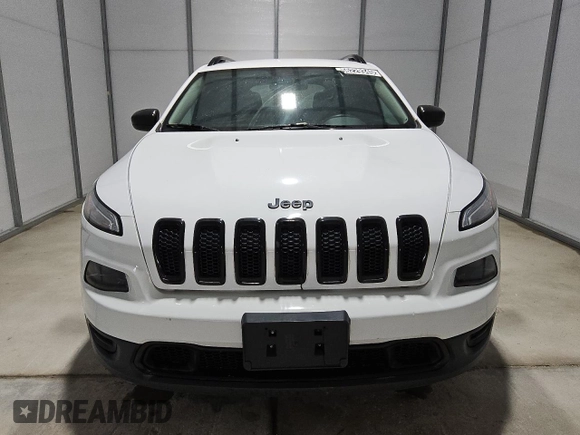 2017 Jeep Cherokee Altitude z VIN 1C4PJLAS5HW593487, wystawiony jako Copart lot #56229345 z przebiegiem 75 204 mil mil oraz Czysty tytuł • Clean title. Historia ofert i sprzedaży dostępna na DreamBid. Obrazek 5.