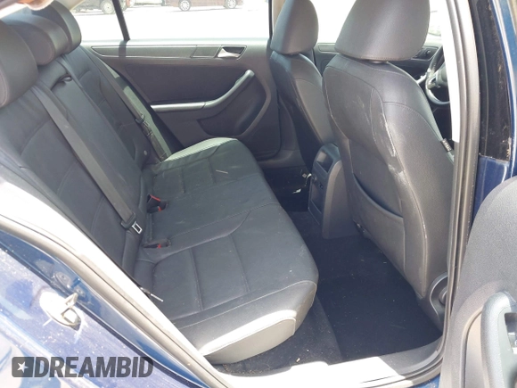 2011 Volkswagen Jetta SE with VIN 3VWDX7AJ2BM013231, listed as a IAAI auction lot 42400713 with 117,923 mi miles and . Bid and sale history available at DreamBid. Image 8.