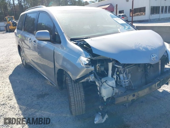 2016 Toyota Sienna LE AAS with VIN 5TDKK3DC6GS696573, listed as a IAAI auction lot 41662041 with 75,363 mi miles. Bid and sale history available at carsss.com. Image 1.