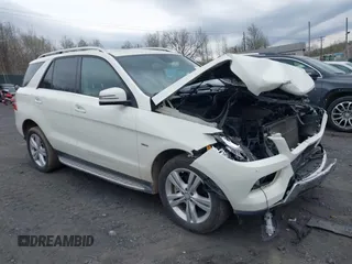 2012 Mercedes-Benz M with VIN 4JGDA5HB5CA077443, listed as a IAAI auction lot 42093345 with 122,147 mi miles. Bid and sale history available at carsss.com. Image 1.