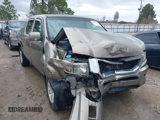 2011 Honda Ridgeline RTS with VIN 5FPYK1F40BB001822, listed as a IAAI auction lot 41448946 with 204,620 mi miles. Bid and sale history available at carsss.com. Image 1.