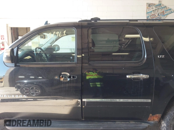 2012 Chevrolet Suburban LTZ with VIN 1GNSKKE79CR152533, listed as a IAAI auction lot 42191961 with 175,618 mi miles. Bid and sale history available at carsss.com. Image 14.