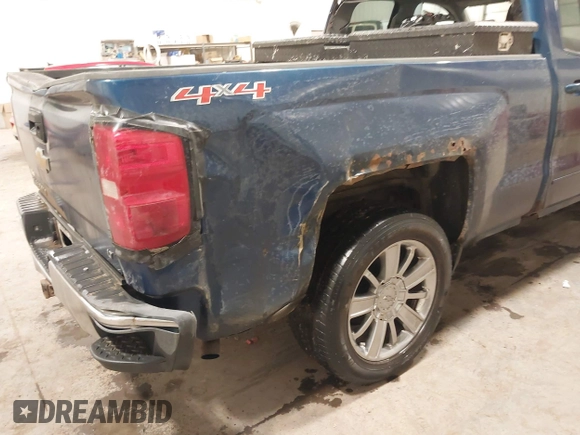 2015 Chevrolet Silverado 1500 LT with VIN 1GCVKREC9FZ424384, listed as a IAAI auction lot 41062960 with 211,461 mi miles and . Bid and sale history available at DreamBid. Image 17.