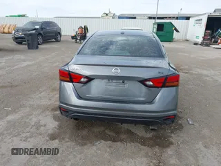 2020 Nissan Altima SR z VIN 1N4BL4CVXLN303542, wystawiony jako IAAI lot #41891000 z przebiegiem 119 696 mil mil oraz . Historia ofert i sprzedaży dostępna na DreamBid. Obrazek 17.