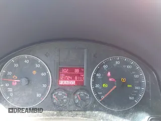 2008 Volkswagen Jetta SE z VIN 3VWRZ71K58M111090, wystawiony jako IAAI lot #42781236 z przebiegiem 121 724 mil mil oraz . Historia ofert i sprzedaży dostępna na DreamBid. Obrazek 7.