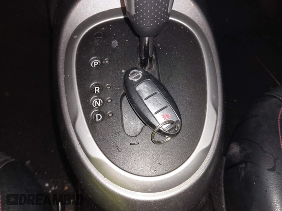 2012 Nissan Juke SL z VIN JN8AF5MVXCT122328, wystawiony jako IAAI lot #41629578 z przebiegiem 141 243 mil mil oraz . Historia ofert i sprzedaży dostępna na DreamBid. Obrazek 11.