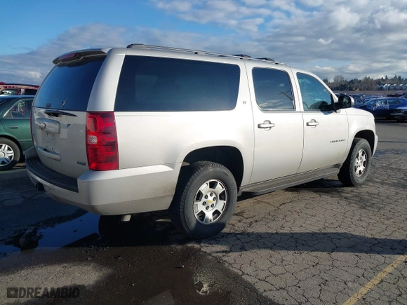 2009 Chevrolet Suburban LT w/2LT with VIN 1GNFC26099R177554, listed as a IAAI auction lot 38664519 with 311,063 mi miles. Bid and sale history available at carsss.com. Image 4.