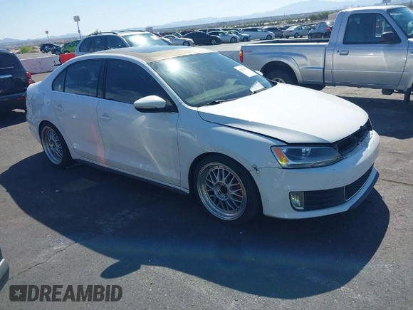 2014 Volkswagen Jetta GLI Autobahn with VIN 3VW5T7AJ8EM367002, listed as a IAAI auction lot 42032055 with 186,301 mi miles and . Bid and sale history available at DreamBid. Image 1.