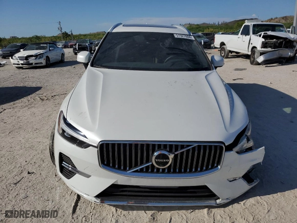 2023 Volvo XC60 Plus Bright Theme with VIN YV4L12DE4P1259474, listed as a Copart auction lot 57927694 with 18,576 mi miles and Salvage Title. Bid and sale history available at carsss.com. Image 5.