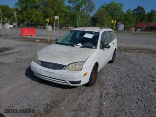 2006 Ford Focus SE with VIN 1FAFP36N76W179286, listed as a IAAI auction lot 41988568 with 277,009 mi miles. Bid and sale history available at carsss.com. Image 2.