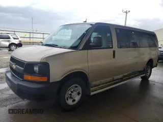 2012 Chevrolet Express Passenger 1LS z VIN 1GAZGZFA1C1125149, wystawiony jako Copart lot #51535005 z przebiegiem 199 166 mil mil oraz Czysty tytuł • Clean title. Historia ofert i sprzedaży dostępna na DreamBid. Obrazek 1.