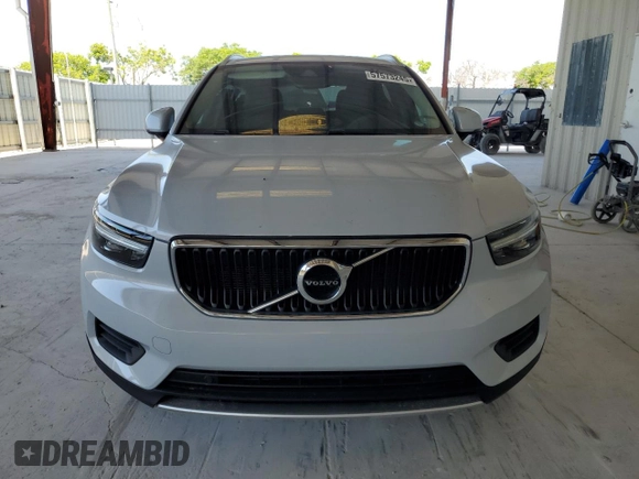 2022 Volvo XC40 Momentum with VIN YV4162UK4N2782984, listed as a Copart auction lot 57573245 with 19,865 mi miles and Salvage title. Bid and sale history available at DreamBid. Image 5.