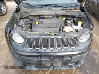 2015 Jeep Renegade Latitude with VIN ZACCJBBH2FPC25869, listed as a IAAI auction lot 40734359 with 128,475 mi miles. Bid and sale history available at carsss.com. Image 10.