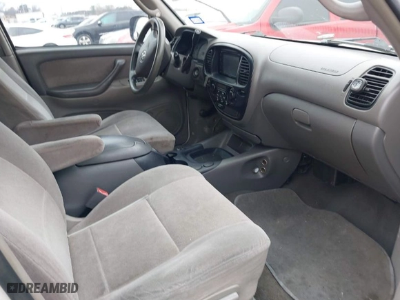 2004 Toyota Sequoia SR5 with VIN 5TDZT34A44S234566, listed as a IAAI auction lot 41594779 with 249,820 mi miles. Bid and sale history available at carsss.com. Image 5.