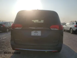 2018 Chrysler Pacifica Limited z VIN 2C4RC1GG8JR125231, wystawiony jako Copart lot #62753534 z przebiegiem Nie podano mil oraz Szkody całkowita. Historia ofert i sprzedaży dostępna na DreamBid. Obrazek 6.