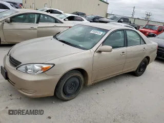 2004 Toyota Camry LE with VIN 4T1BE32KX4U903728, listed as a Copart auction lot 54686425 with 297,587 mi miles and Clean title. Bid and sale history available at DreamBid. Image 1.