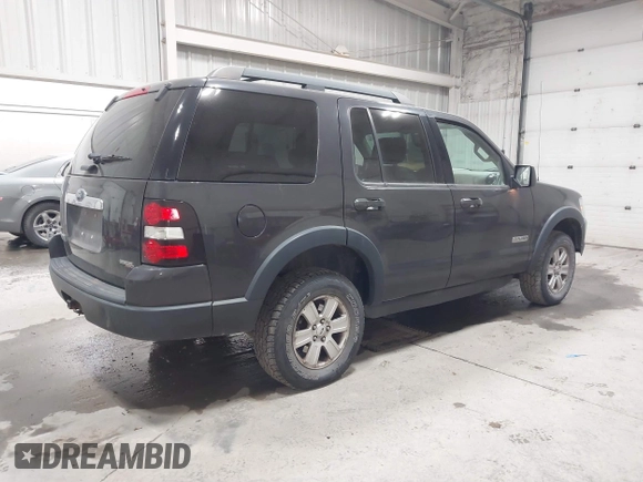 2007 Ford Explorer XLT with VIN 1FMEU73E27UB19323, listed as a IAAI auction lot 41667251 with 194,262 mi miles. Bid and sale history available at carsss.com. Image 4.