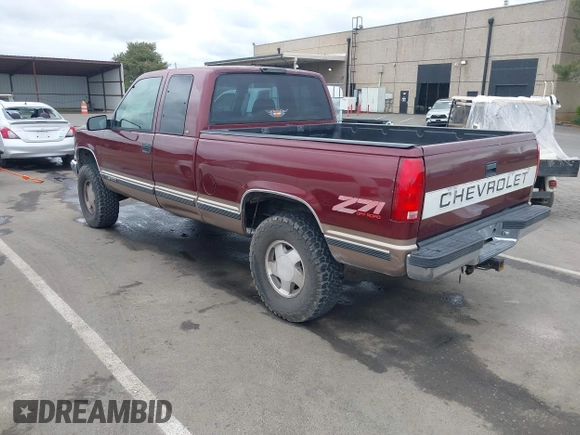 1997 Chevrolet Silverado 1500 with VIN 2GCEK19R2V1207315, listed as a IAAI auction lot 42058123 with 177,203 mi miles and . Bid and sale history available at DreamBid. Image 3.