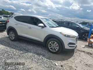 2017 Hyundai Tucson SE z VIN KM8J23A45HU306130, wystawiony jako Copart lot #55760375 z przebiegiem 106 294 mil mil oraz Czysty tytuł • Clean title. Historia ofert i sprzedaży dostępna na DreamBid. Obrazek 4.