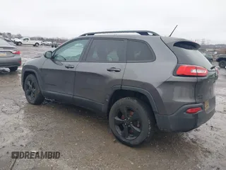 2018 Jeep Cherokee Latitude with VIN 1C4PJMCX4JD517792, listed as a IAAI auction lot 41524331 with Not provided miles and . Bid and sale history available at DreamBid. Image 3.